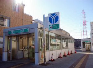 外郭団体の横浜市交通局協力会は、日吉本町や高田など多数の駅業務を受託している