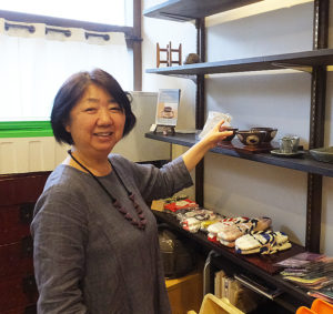 鈴木智香子さんは、大倉山エリアのみならず、横浜市内でもまちづくり活動に参画。NPO法人横浜プランナーズネットワーク（中区）理事、横浜コミュニティカフェネットワーク（港南区）世話人としても活躍している