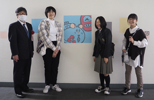 イラストを描いた日吉台中学校美術部の卒業生も式典に招かれていた