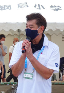 スポーツ推進委員として地域で活躍する小泉誠実行委員長が笑顔であいさつ