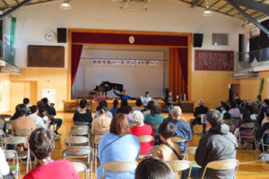 大曽根小学校で3年ぶりに開催された「ハートフルコンサート」。延べ230人もの人々が来場していた（11月27日）