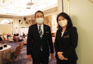 新横浜グレイスホテルでは、総支配人の岩井昌弘さん、広報担当の丸山弘子さんも来場者を出迎えていました