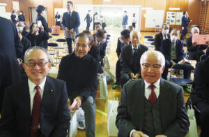 高田地区の地域の皆さん。宮田寿雄さん（前列右）は30周年で実行委員長を務めました