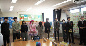 記念式典を彩る港北ふるさとテレビ局や横浜美術大学の皆さん、地元・日吉台中学校（日吉本町4）のネットワークを形成している学校・PTA関係者らも招かれていました