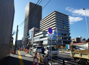 新綱島駅北口（左側）に近い位置にタクシー乗降場が設置されることになった（12月14日）