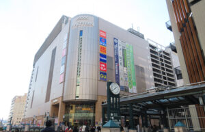一方、東京の「中央」に位置しているという人口約26万人（1月1日現在）の府中市・府中駅南口にある「ミッテン府中」に新店舗がオープンしました