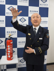 「火が背の高さを越える場合は無理に消火せず逃げてほしい」と語る木村署長