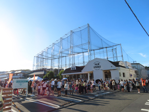 7月26日（土）に日吉宮前地区「夏祭り」に初めて駐車場を会場として提供・協力。大盛況だった