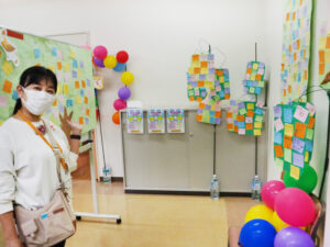 子どもや子育てに関する支援を専門に担当する「主任児童委員」を経て、地域住民の見守りや必要な支援を行う「民生委員」として冨田さんは活躍中。学校と地域をつなぐ「下田小学校学校地域コーディネーター」としての重要な役割も担っている