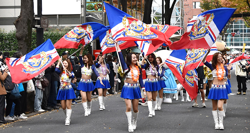 横浜F・マリノスの公式チア「トリコロールマーメイズ」が新メンバーを