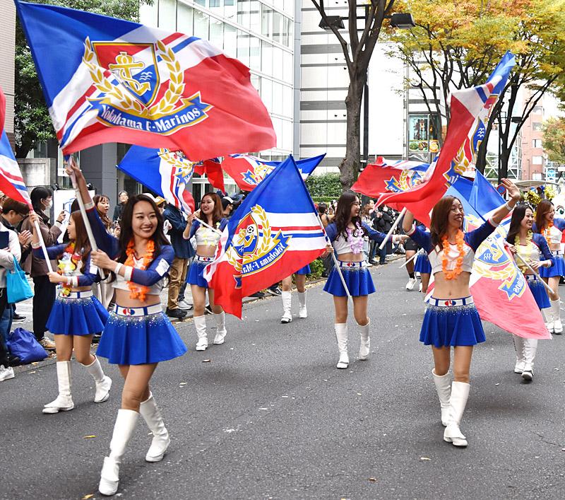 横浜F・マリノスの公式チア「トリコロールマーメイズ」が新メンバーを