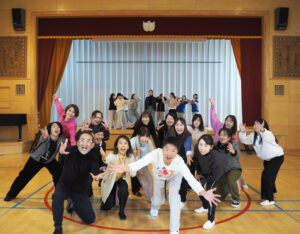 小学校4年生から「出演者」としてのエントリーが可能。長年出演してきたメンバーやプロとしてデビューしている俳優も活躍、チームワークを重視し“一丸”となり本番当日に挑む