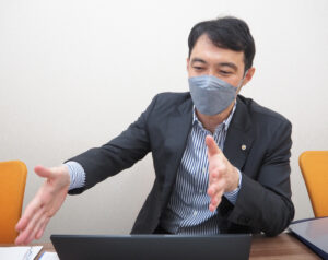 特に酷寒の2月や真夏時期には亡くなる方も多いため「慌ててご相談にいらっしゃる方もいるのですが、適切な手続きの時期をお伝えすることで安心いただけるのでは」と佐伯啓輔さんは語る