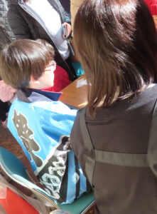 受付やフリーマーケットは伊藤颯真（そうま）君が担当した