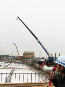 この日のためにと特別に用意されたという電動ラフタークレーンが登場。全国に4台しかない大型クレーンの迫力を体感