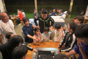 会員同士、世代を超えた交流をあたためるひとときも（同）