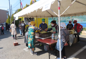 ボランティアや地域の方々と協力した飲食販売も実施予定とのこと(2024年開催時)