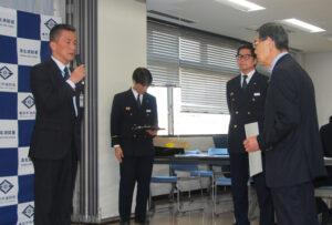 竹下港北区長は無火災達成への感謝の想いを語る（港北消防署提供）