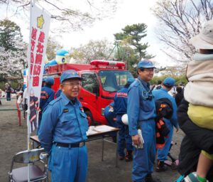 「綱島公園桜まつり」でも多くの家族連れに対応。存在感を発揮していた（3月28日）