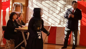 名称は「少年」となっているが男女問わず活動を行っている。「指導者がクラブOBなので、先輩のように親身に接してくれる」(事務局担当者)ことも大きなメリットだという(港北少年剣道クラブ提供)